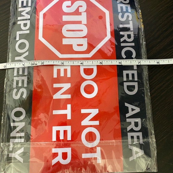 Do not enter decals - Picture 3 of 4